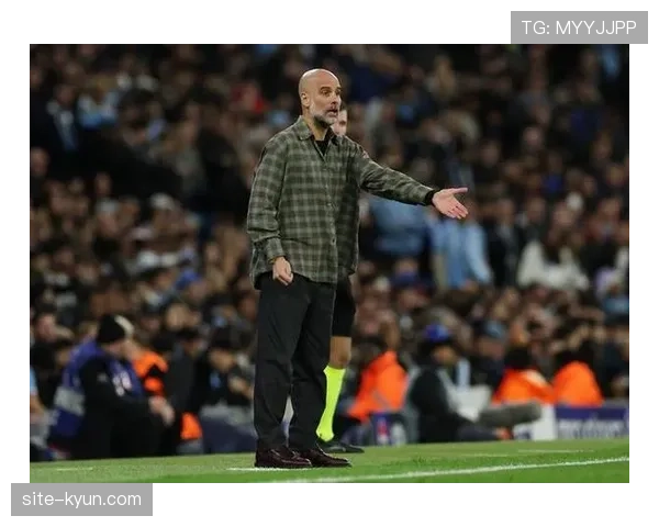 特写：终场哨响，安切洛蒂与瓜迪奥拉长时间拥抱耳语