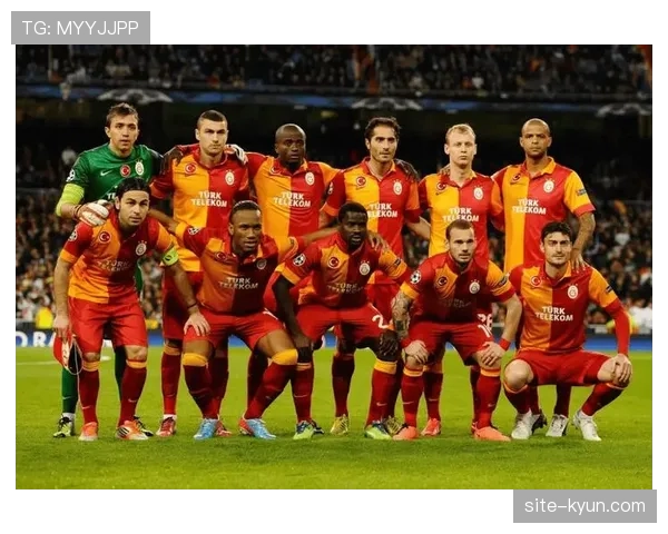 奥斯梅恩泪洒球场，加拉塔萨雷球迷温情致敬感动欧冠之夜